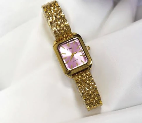 Zegarek damski złoty z prostokątną różową kopertą stal szlachetna