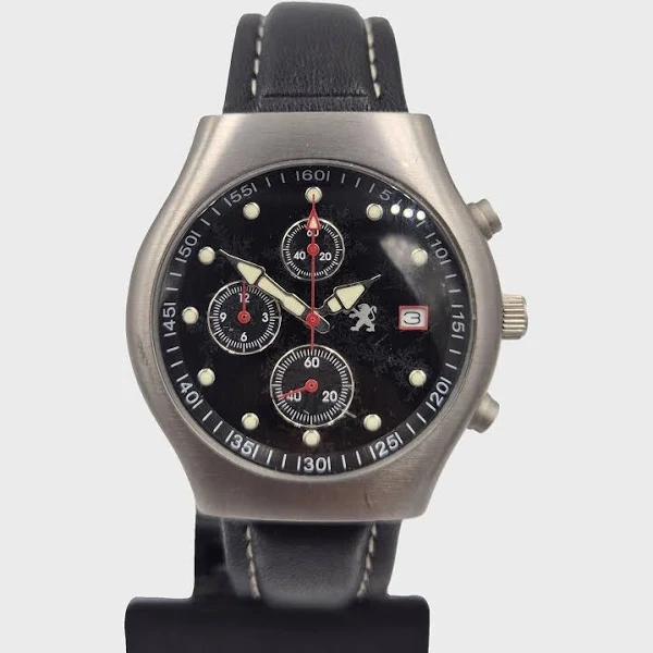 Puma Chronograph – sportowy wygląd z czerwonymi akcentami