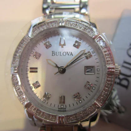 Bulova Damski kwarcowy diamentowy złoty zegarek
