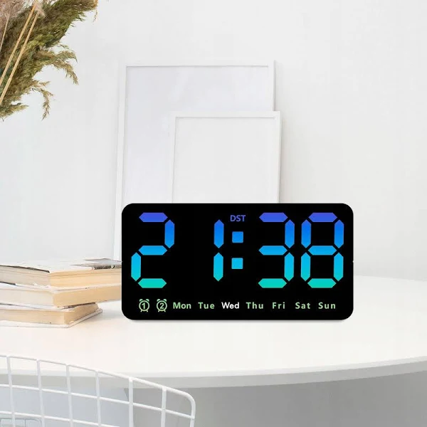 Zegar cyfrowy z możliwością ściemniania