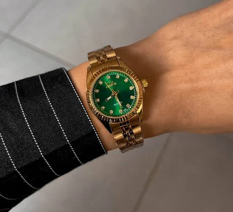 Zegarek damski złoty na bransolecie z zieloną tarczą ze stali chirurgicznej